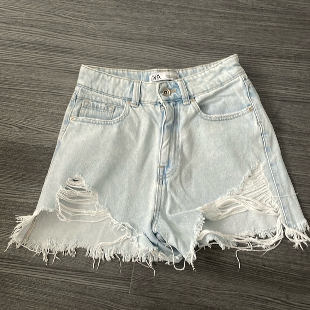 100% cotton hi rise distressed shorts